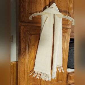 Ann Taylor Lambswool Scarf vintage cream